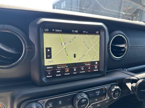 Used 2023 Jeep Wrangler Unlimited Sahara AWD/4WD image 28