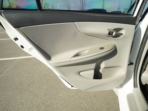 Used 2013 Toyota Corolla LE image 15