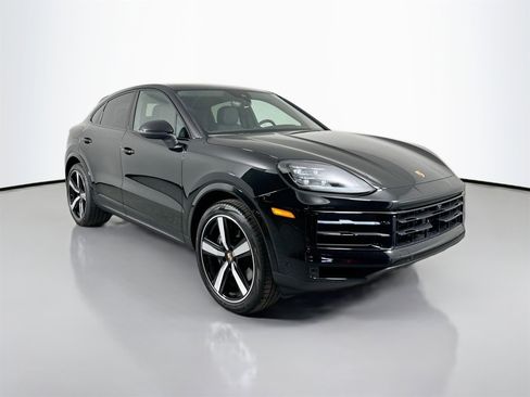 Certified 2025 Porsche Cayenne image 9