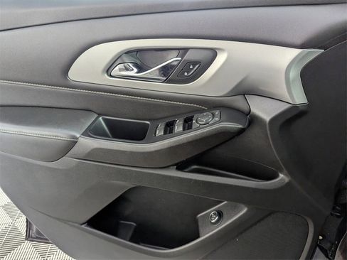 Used 2022 Chevrolet Traverse LT image 30