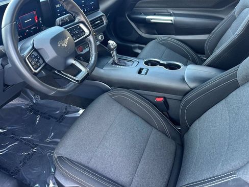 Used 2025 Ford Mustang Coupe RWD image 10