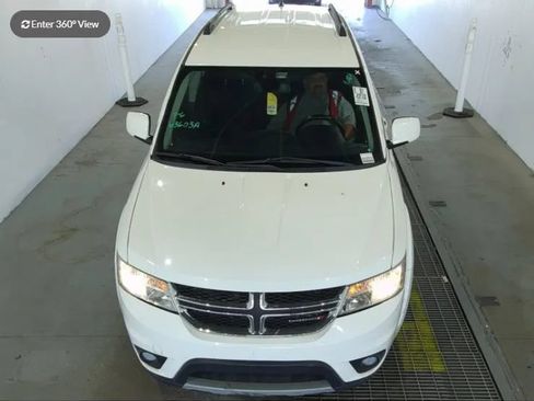 Used 2019 Dodge Journey SE FWD image 3