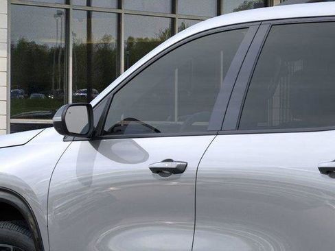 New 2026 Chevrolet Traverse RS w/ LPO, Floor Liner Package AWD/4WD image 12