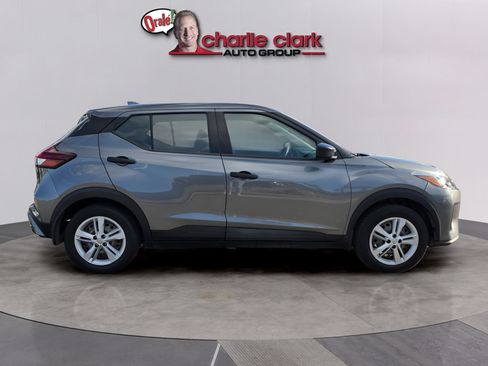 Used 2021 Nissan Kicks S FWD image 8