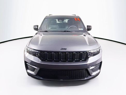 Used 2024 Jeep Grand Cherokee Altitude AWD/4WD image 13
