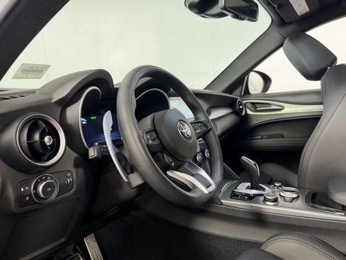 Used 2025 Alfa Romeo Stelvio Sprint w/ Veloce Package image 25