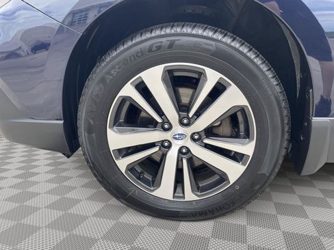 Used 2018 Subaru Outback 2.5i Limited AWD/4WD image 21