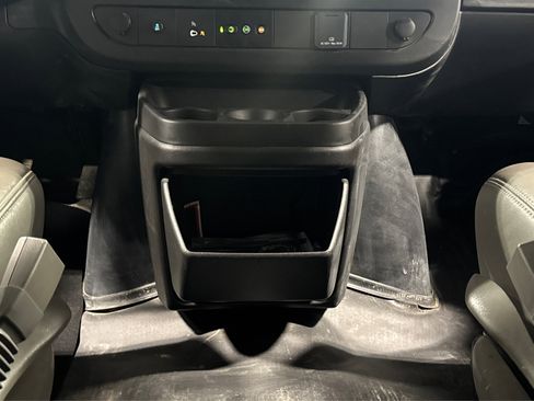Used 2024 Chevrolet Express 2500 2500 image 30