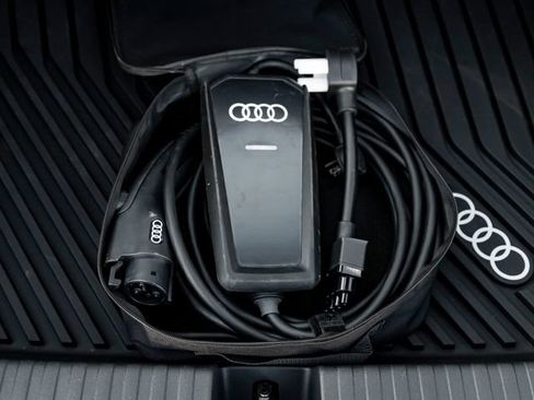 Used 2025 Audi A6 e-tron Premium w/ Ultra Package AWD/4WD image 32