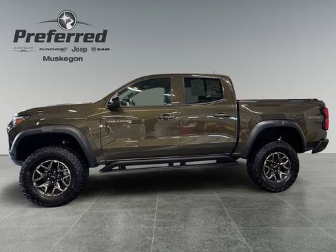 Used 2023 Chevrolet Colorado ZR2 w/ ZR2 Convenience Package III image 9