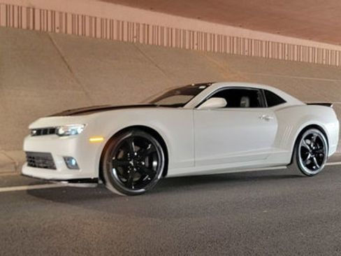 Used 2015 Chevrolet Camaro SS w/ RS Package image 3