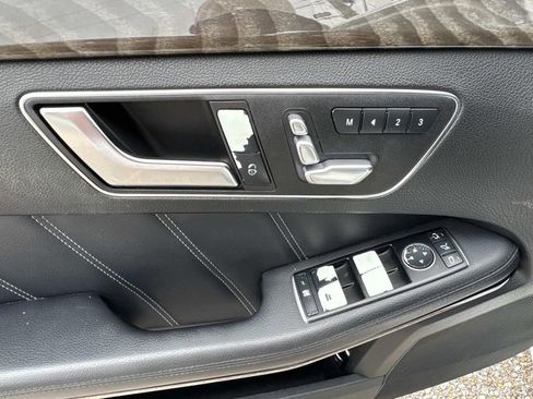 Used 2016 Mercedes-Benz E 400 Sedan image 21