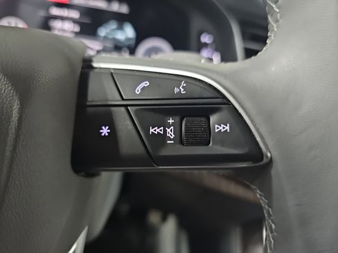 Used 2021 Audi Q8 Prestige image 18