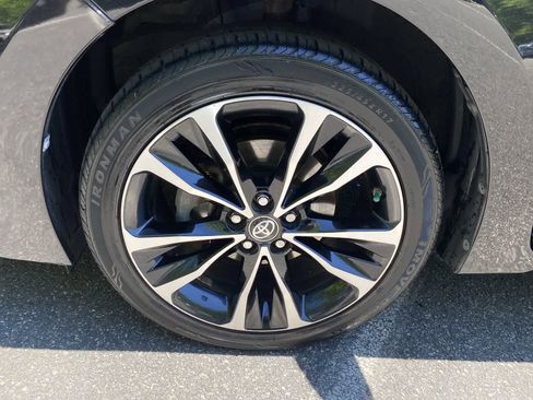 Used 2017 Toyota Corolla SE w/ Body Protection Package FWD image 11