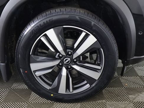 Used 2023 Nissan Rogue Platinum AWD/4WD image 27