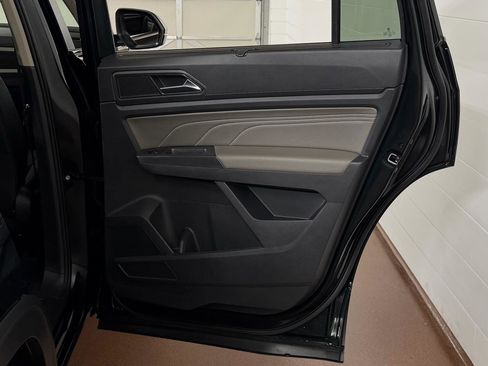 Used 2021 Volkswagen Atlas SE w/ Panoramic Sunroof Package AWD/4WD image 41