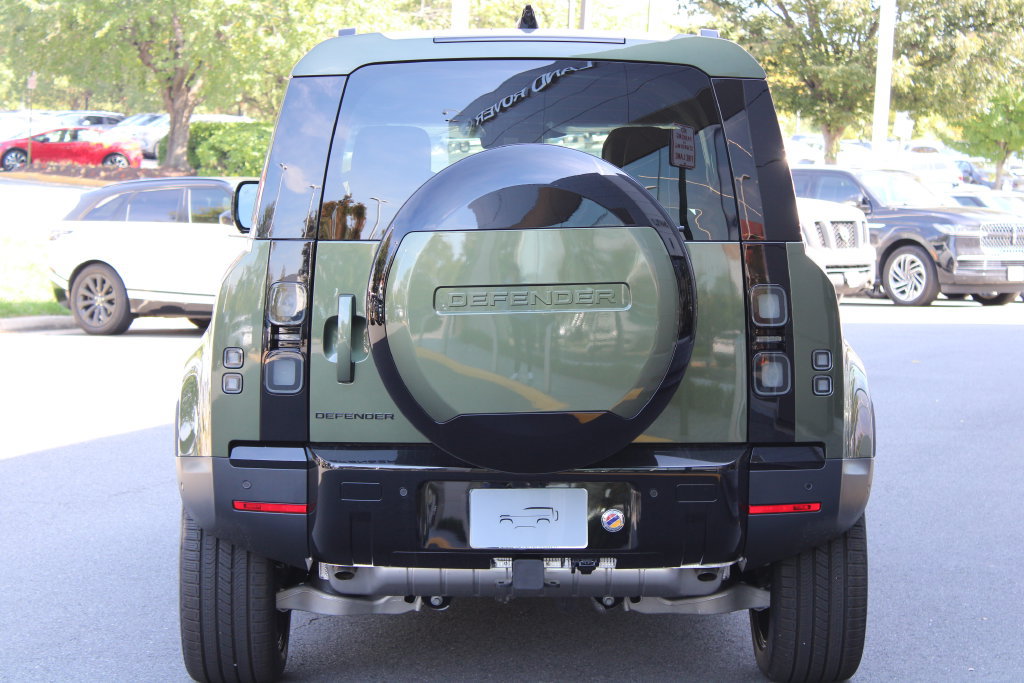 New 2026 Land Rover Defender 110 S AWD/4WD image 4