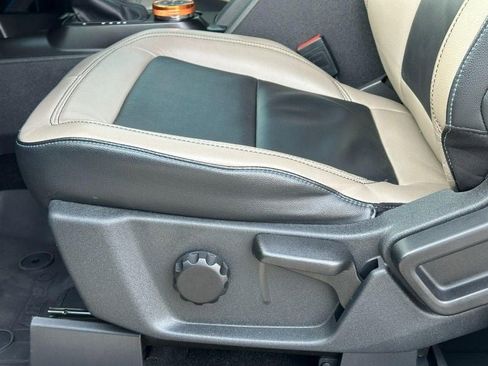 Used 2022 Ford Bronco Wildtrak image 14