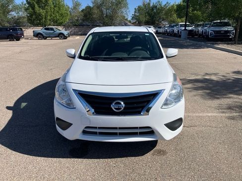 Used 2018 Nissan Versa S FWD image 2