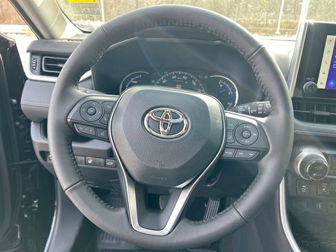 New 2025 Toyota RAV4 XLE image 22