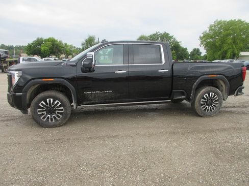 New 2026 GMC Sierra 2500 Denali Ultimate AWD/4WD image 10