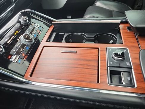 Used 2021 Lincoln Navigator Reserve image 28