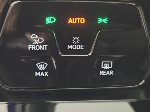 Used 2024 Volkswagen Golf R AWD/4WD image 18