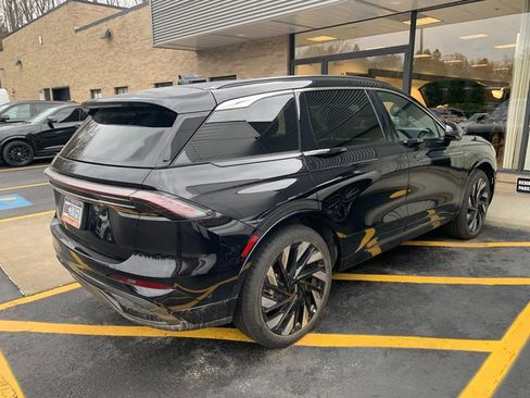 Used 2024 Lincoln Nautilus Black Label w/ Jet Appearance Package (87T) image 5