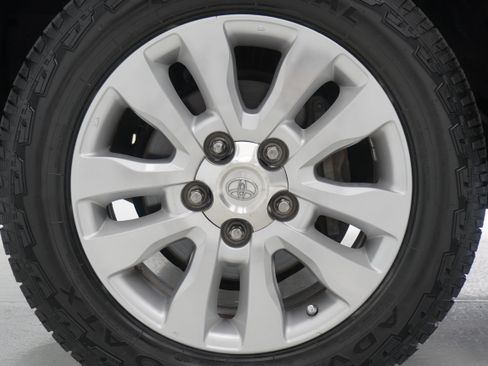 Used 2013 Toyota Sequoia Platinum image 35