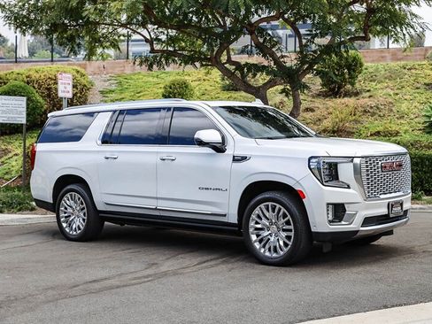 Used 2024 GMC Yukon XL Denali w/ Advanced Technology Package AWD/4WD image 7