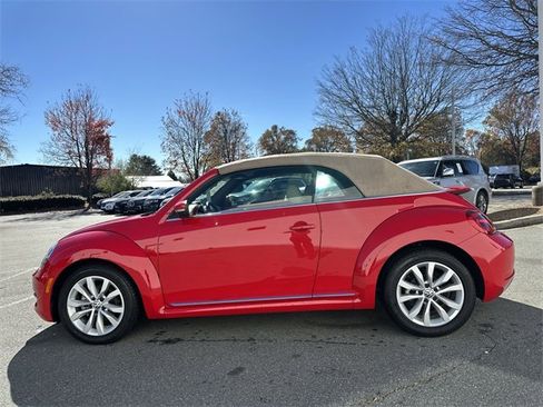 Used 2014 Volkswagen Beetle TDI image 2