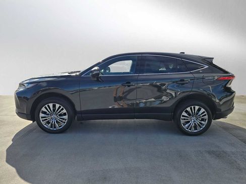 Used 2024 Toyota Venza Limited image 4