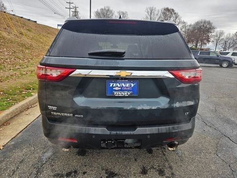 Used 2020 Chevrolet Traverse LT w/ LT Premium Package image 6