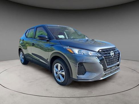 New 2025 Nissan Kicks Play S image 10