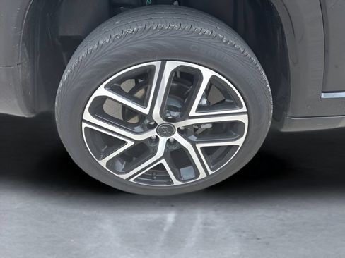 Used 2025 Jeep Compass Limited w/ Elite Group AWD/4WD image 32