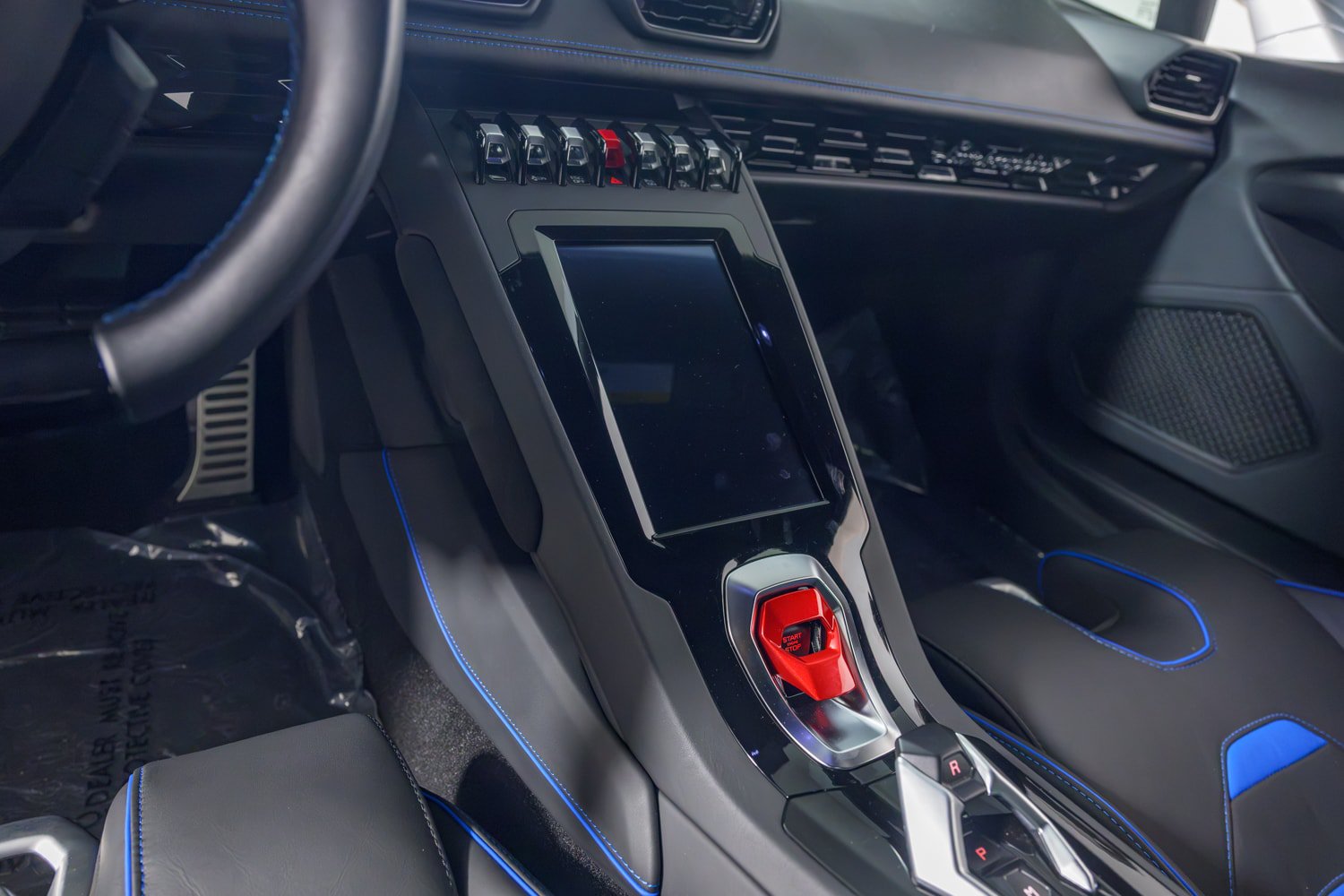 Used 2023 Lamborghini Huracan EVO RWD image 38