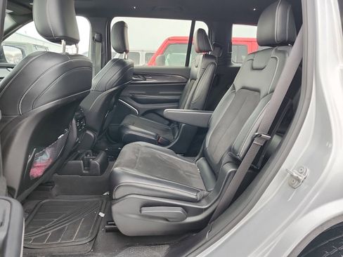 Used 2021 Jeep Grand Cherokee L Laredo image 10