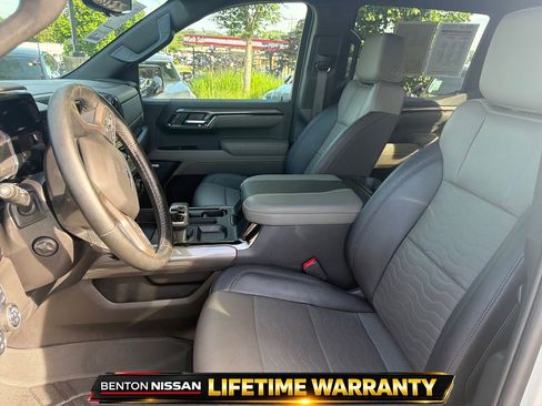 Used 2023 Chevrolet Silverado 1500 ZR2 w/ Technology Package AWD/4WD image 11
