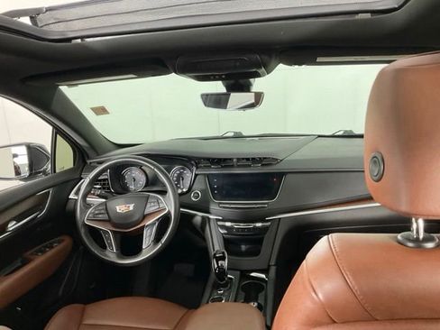Used 2022 Cadillac XT5 Premium Luxury w/ Technology Package AWD/4WD image 15