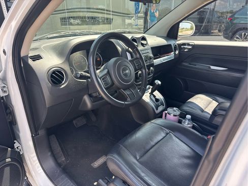 Used 2014 Jeep Compass Latitude FWD image 6