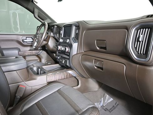 Used 2019 GMC Sierra 1500 Denali w/ Denali Ultimate Package AWD/4WD image 16