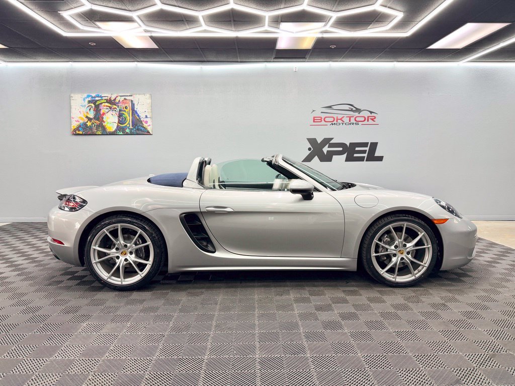 Used 2018 Porsche 718 Boxster RWD image 17