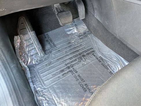 Used 2018 Jeep Renegade Altitude w/ Advanced Technology Group image 17