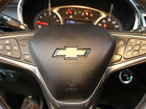 Used 2020 Chevrolet Equinox LT w/ Driver Convenience Package image 21