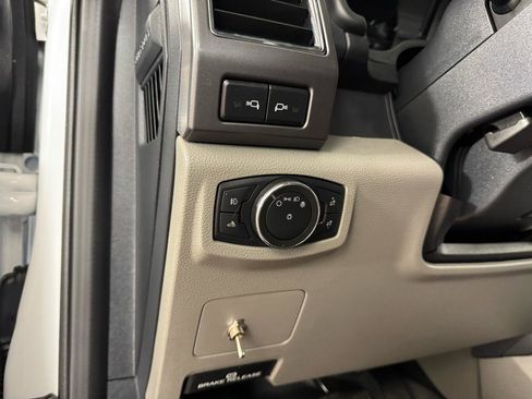Used 2022 Ford F250 XLT w/ XLT Premium Package image 17