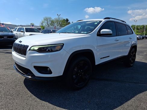 Used 2020 Jeep Cherokee Latitude Plus w/ Cold Weather Group image 3