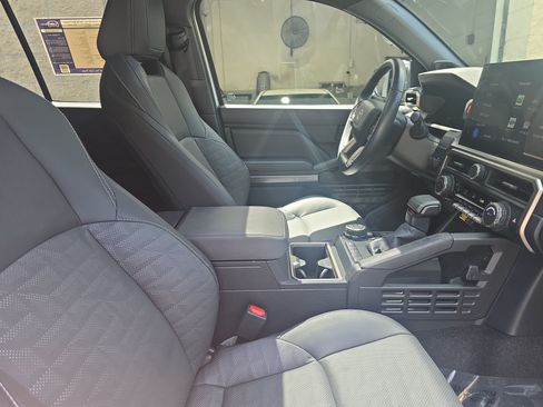 Used 2025 Toyota 4Runner TRD Off-Road Premium w/ Tow Technology Package AWD/4WD image 10