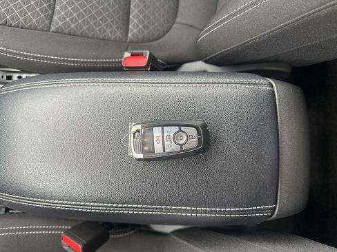 Used 2025 Ford Escape Active AWD/4WD image 43