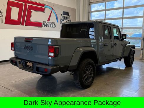 New 2025 Jeep Gladiator Sport image 3