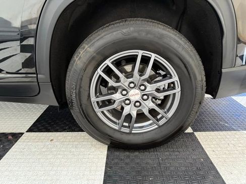 Used 2025 GMC Acadia Elevation image 11